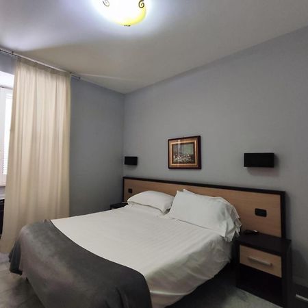 Hotel Quadrifoglio Pontecagnano Eksteriør bilde