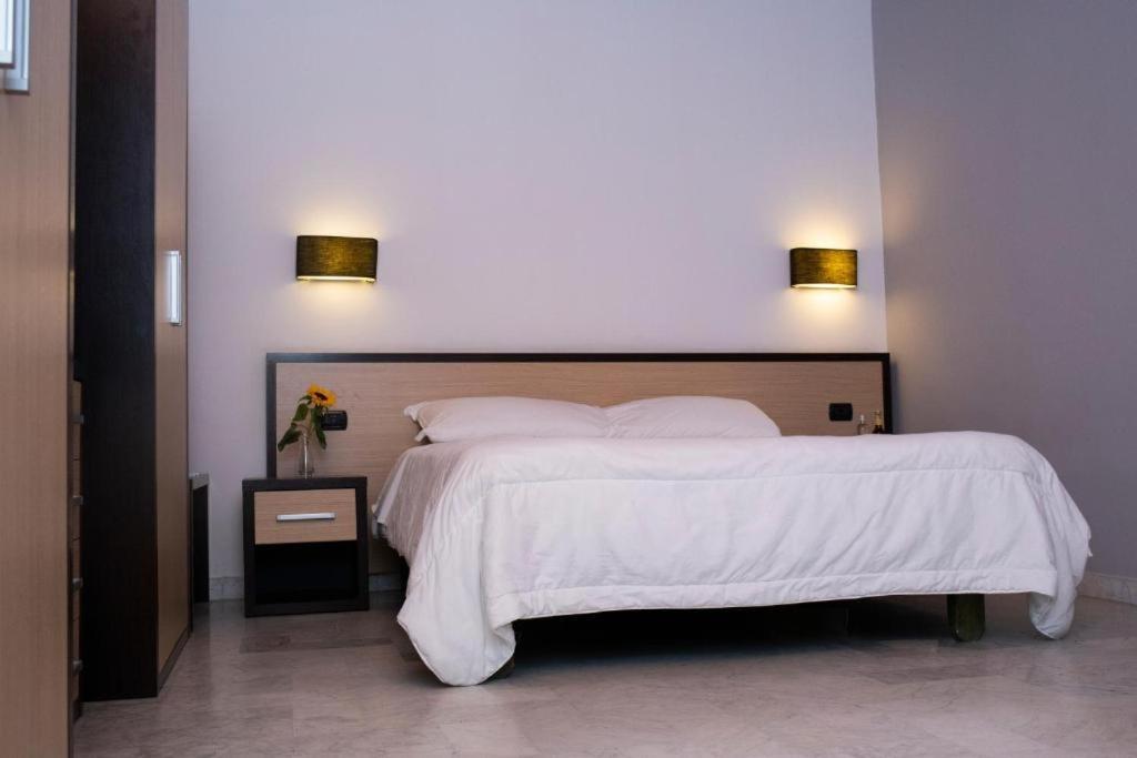 Hotel Quadrifoglio Pontecagnano Eksteriør bilde