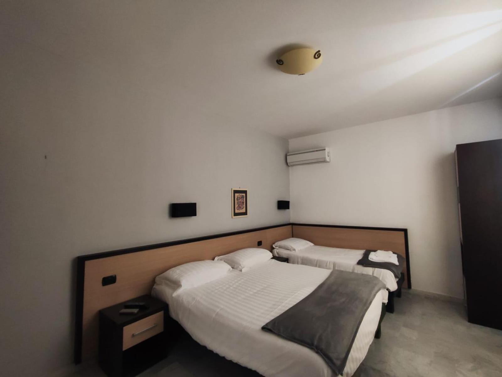 Hotel Quadrifoglio Pontecagnano Eksteriør bilde