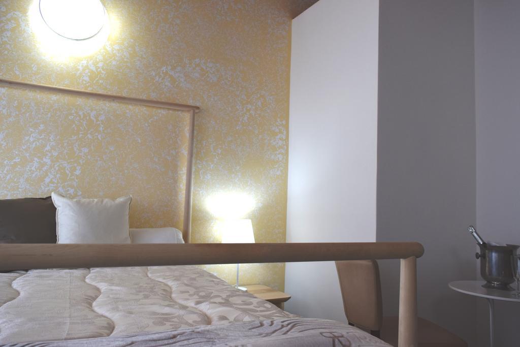 Hotel Quadrifoglio Pontecagnano Eksteriør bilde